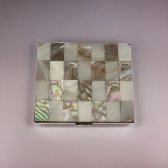 Vintage Mother of Pearl Compact with Mirror – Art Deco Vanity Accessory - Picture 1 of 6
